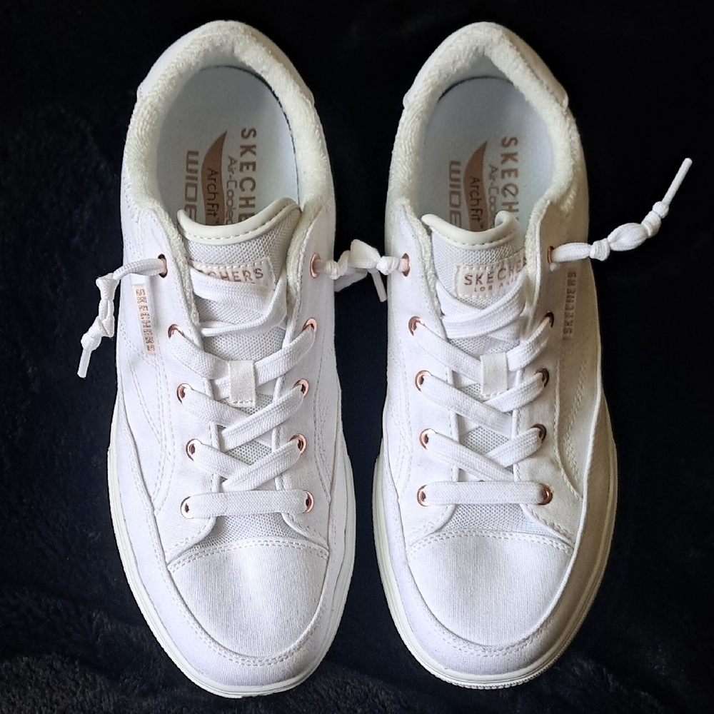 Skechers Arch Fit White Slip On Sneakers Lightweight Comfort